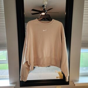 NWOT Nike pullover